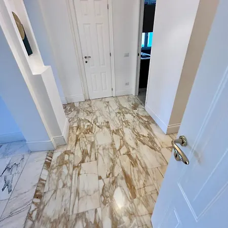 Realty Company Piazza Venezia * Рим